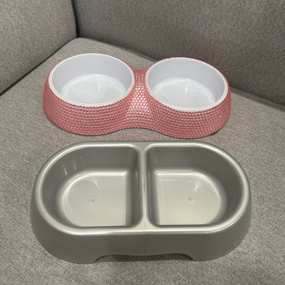 2 Pet Bowls